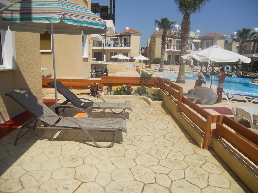 Sirena Sunrise Prestige Apartments Paphos Exterior foto