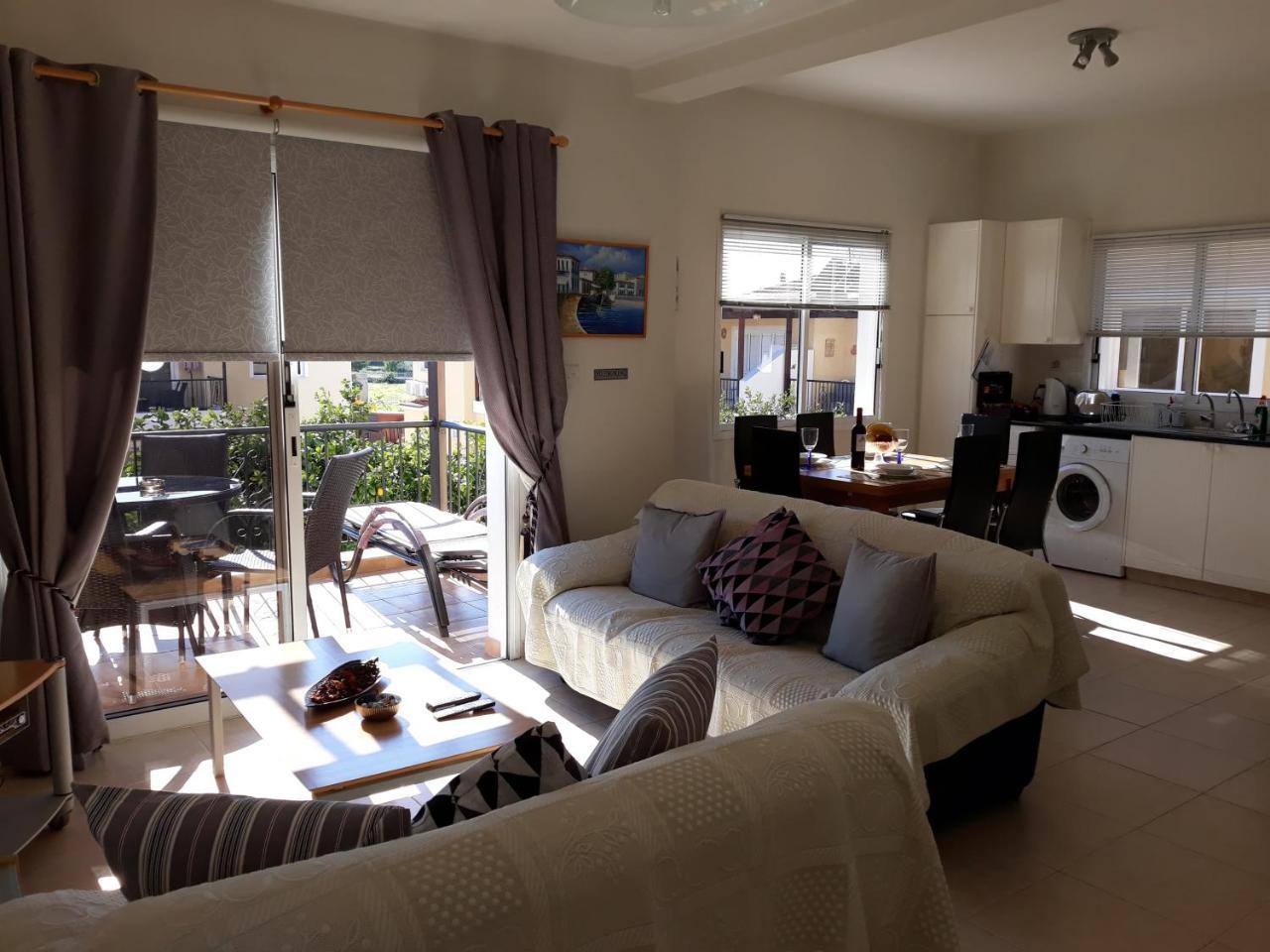 Sirena Sunrise Prestige Apartments Paphos Exterior foto